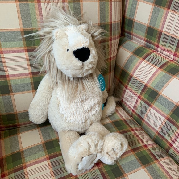 The Manhattan Toy Company stuffedCharlie the Lion - Picture 2 of 6